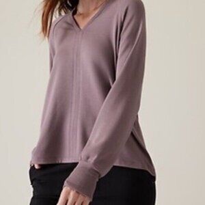 Athleta Rise V-Neck sweatshirt Top L Large Mauve Thumbholes Modal